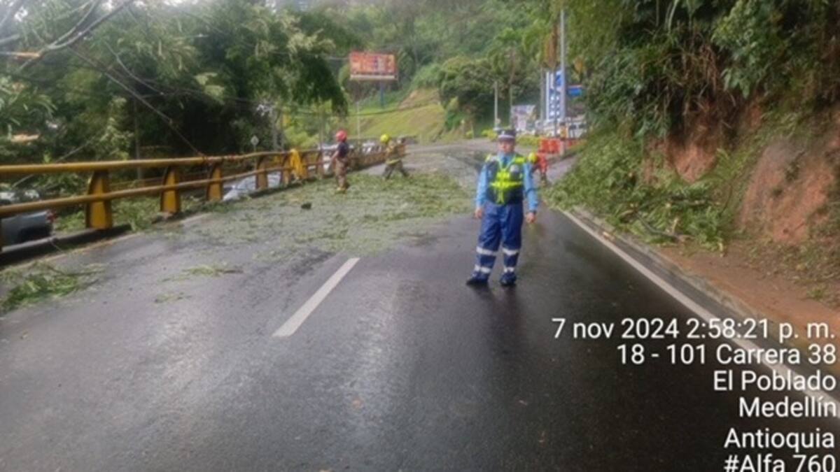 Emergencias en Medellín por lluvias dejan un herido y múltiples vías afectadas