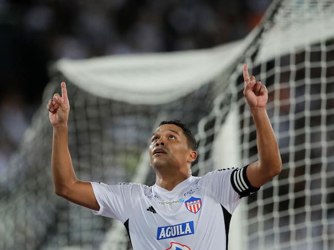 Carlos Bacca celebra su gol ante Botafogo en estadio Olímpico Nilton Santos de Río de Janeiro. EFE/ Andre Coelho