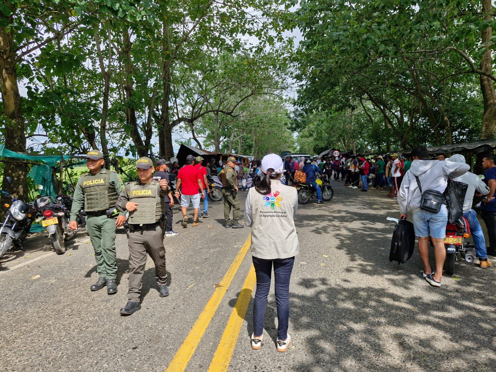 Se mantiene bloqueo en el puente San Jorge, en La Apartada, Córdoba. Foto: Policía Nacional.