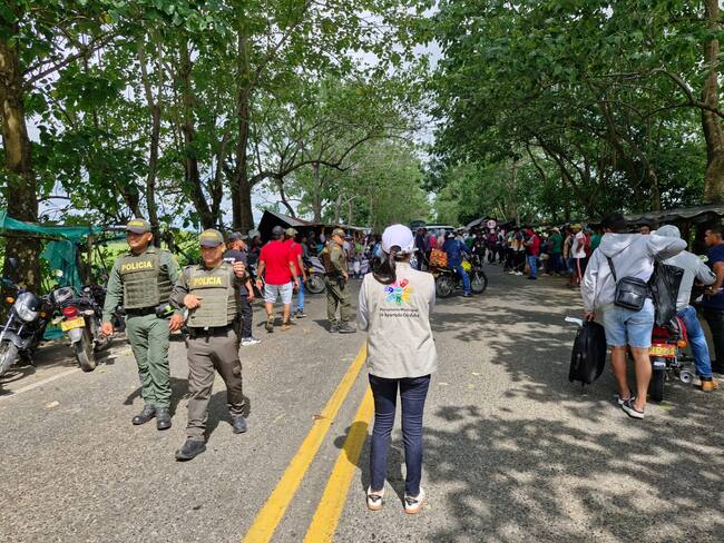 Se mantiene bloqueo en el puente San Jorge, en La Apartada, Córdoba. Foto: Policía Nacional.