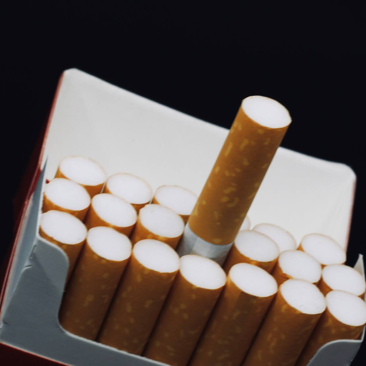 Impuesto a cigarrillos es desproporcionado y cajetilla quedaría a $20.000: British America Tobacco