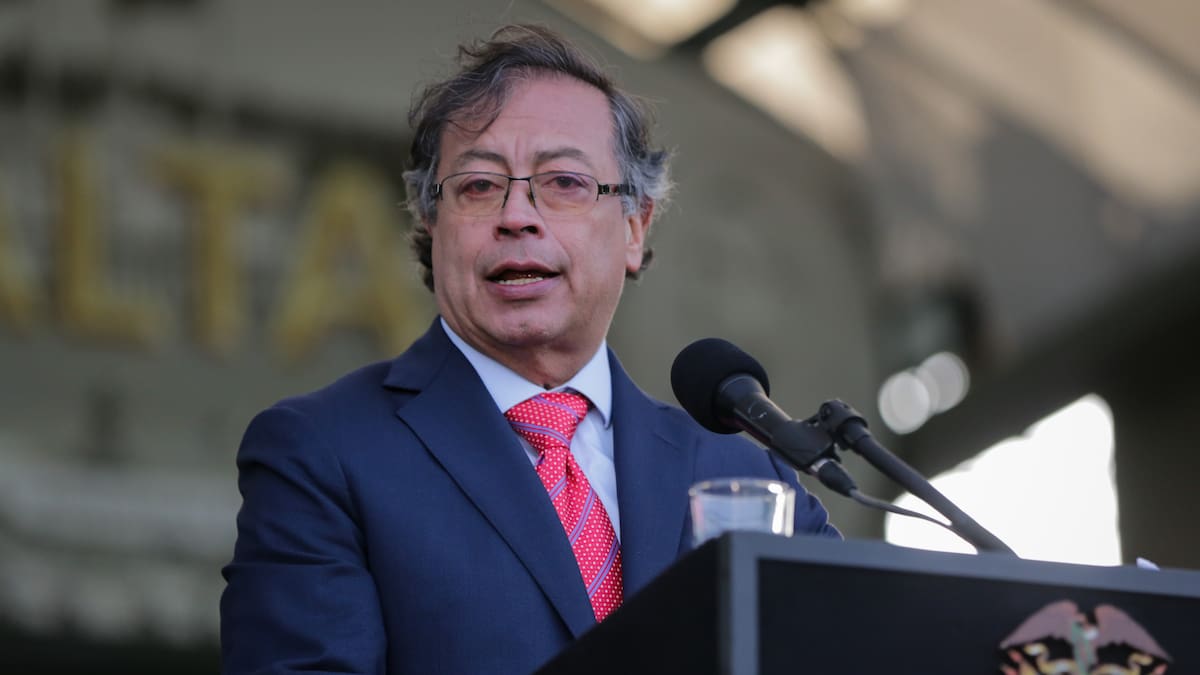La UNP debe estar libre de carteles de contratación: presidente Petro