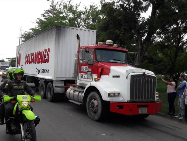 Llegan los camiones con ayuda humanitaria al puente internacional Tienditas. Foto: Audrey Carrillo