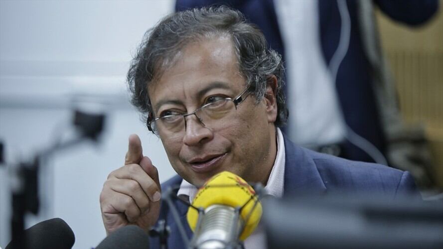 Gustavo Petro acusó al abogado de Álvaro Uribe de presionar a narcos para que declaren en su contra. Foto: La WCon Vicky Dávila