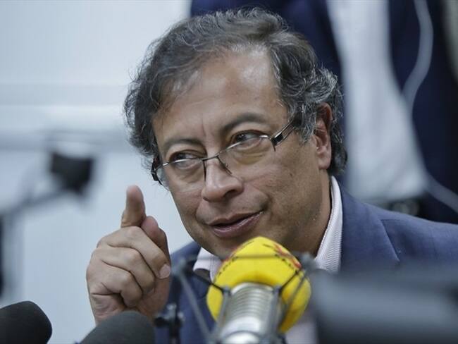 Gustavo Petro acusó al abogado de Álvaro Uribe de presionar a narcos para que declaren en su contra. Foto: La WCon Vicky Dávila