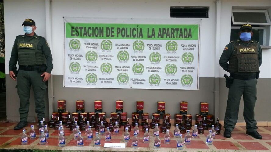 Incautan más de 50 botellas de licor adulterado en Córdoba.Foto:Prensa Policía