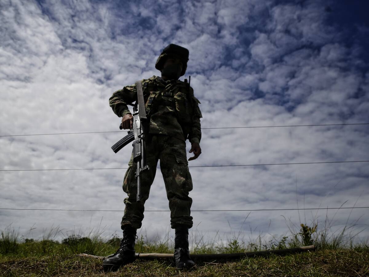 Sargento (r) que apoya a Andrés Escobar pide armarse contra “terroristas”