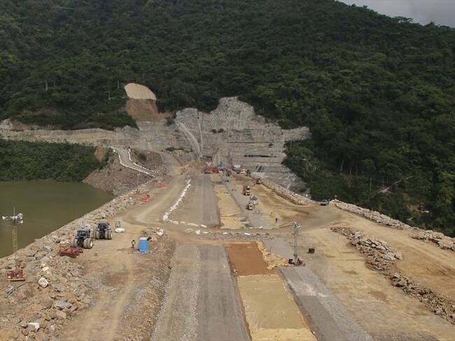 Estaría en juego la rentabilidad de ahorros de los colombianos: Mauricio Reina sobre EPM