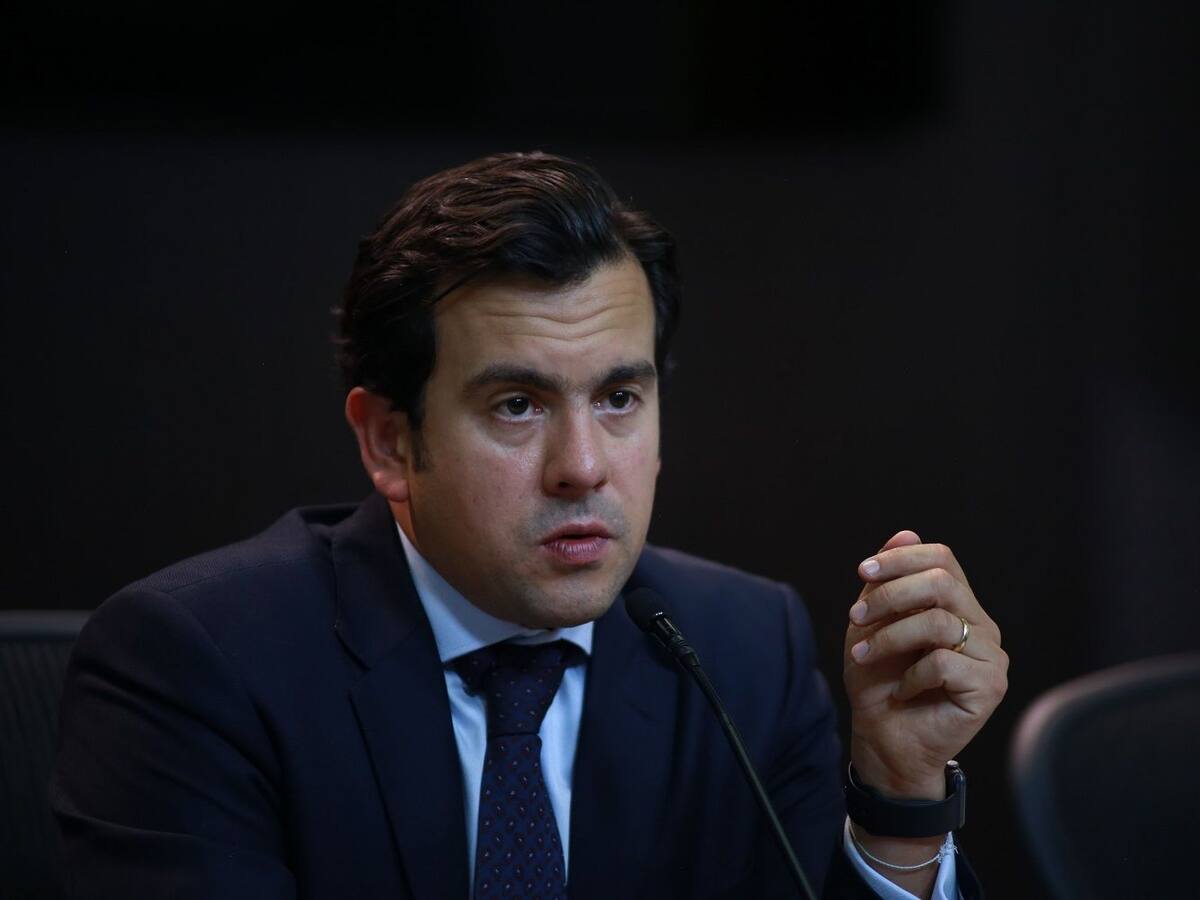 Me quieren someter a una encuesta desigual: Rodrigo Lara al Nuevo Liberalismo