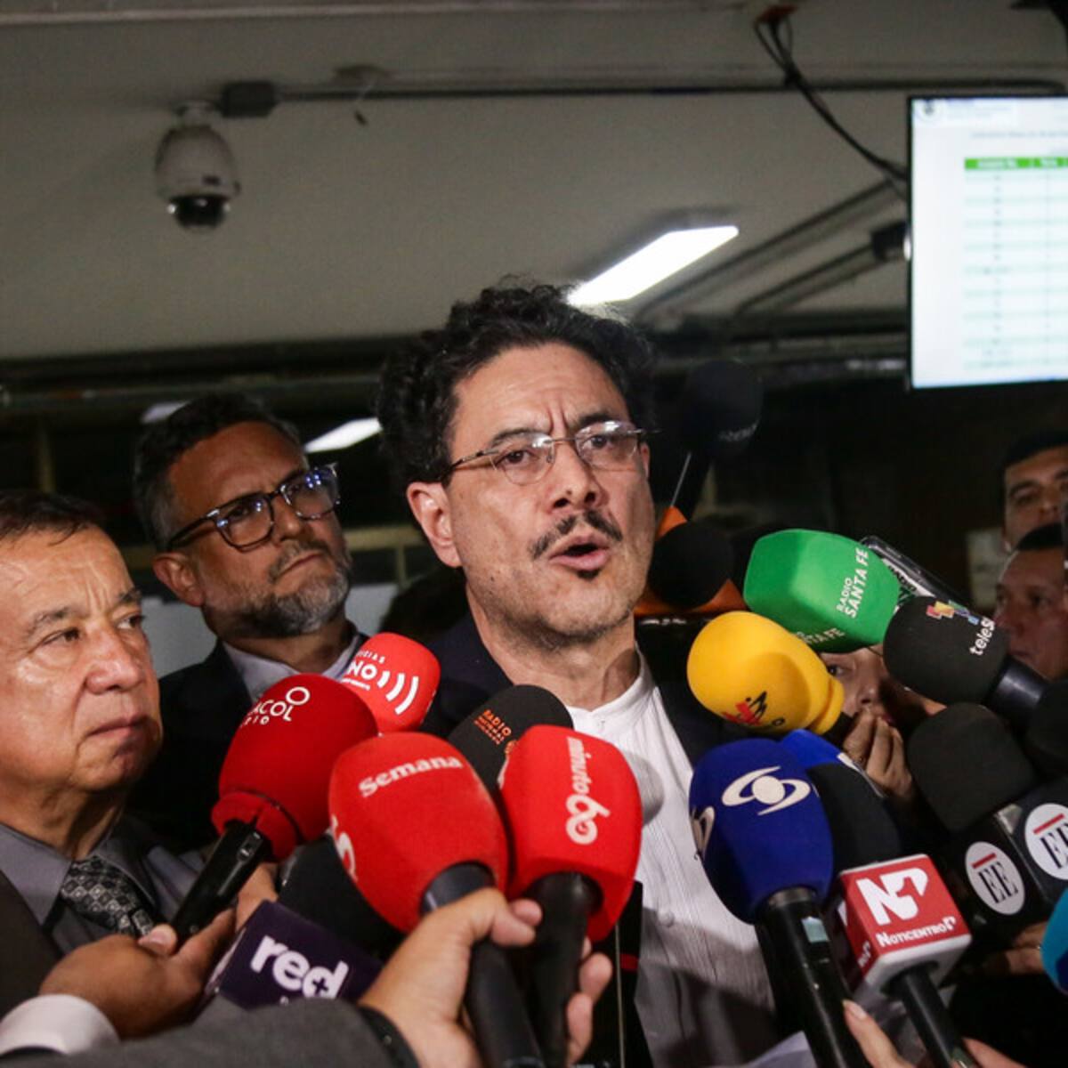 “Uribe persigue a los jueces en Colombia”: Iván Cepeda denunció presiones contra juez Sandra Heredia