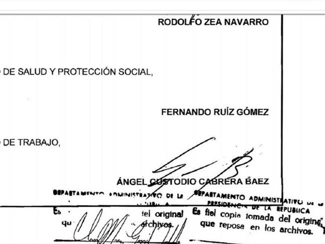 No se registran las firmas del ministro de Salud, ni de la ministra de Ciencia, Tecnología e Innovación.. Foto: Cortesía