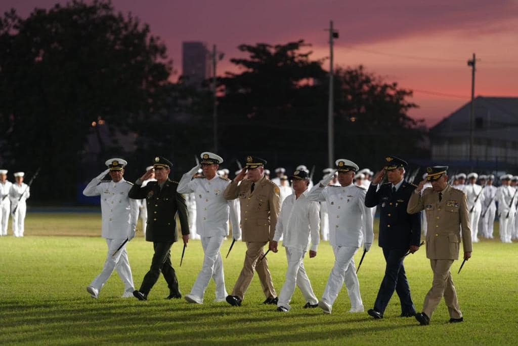 Ceremonia de Conmemoración del Bicentenario Naval