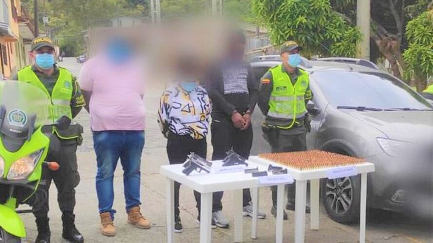 Los detenidos y el material incautado quedaron a disposición de la Fiscalía . Foto: Policía Nacional