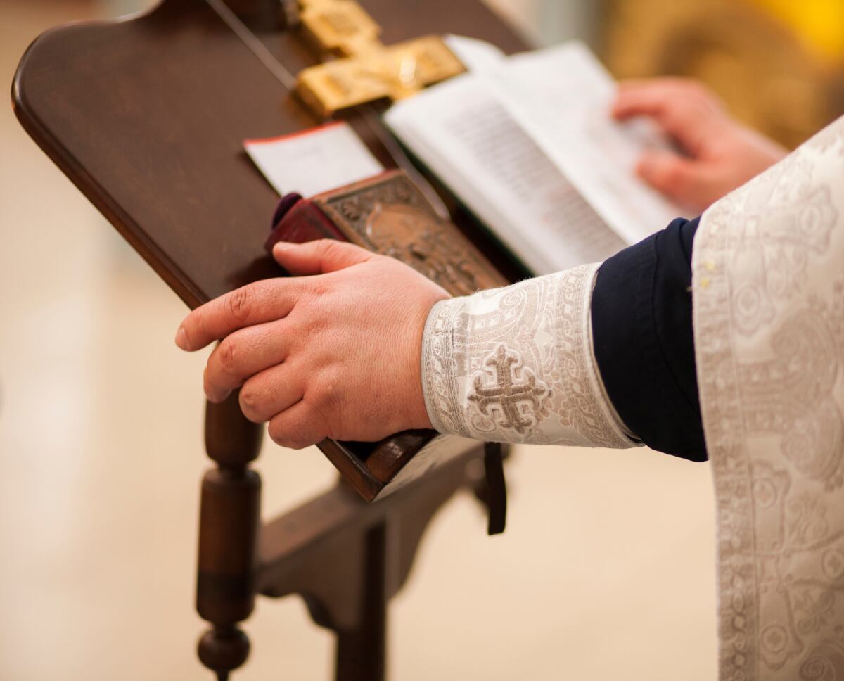 Sacerdote, imagen de referencia | Foto: GettyImages