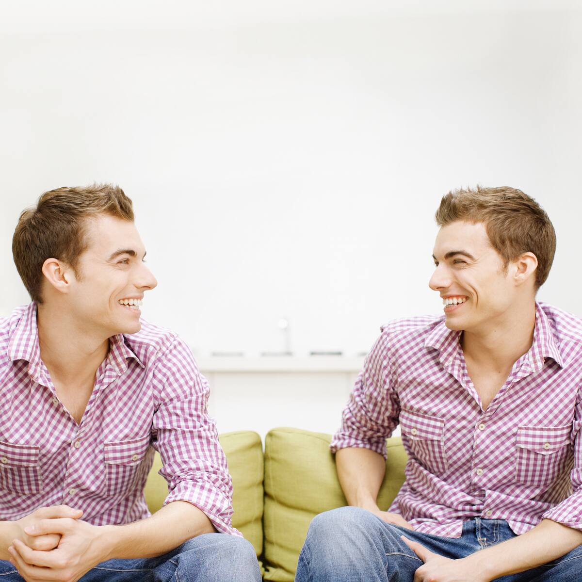 ‘Hermanos por accidente’: el documental de dos parejas de gemelos intercambiados al nacer