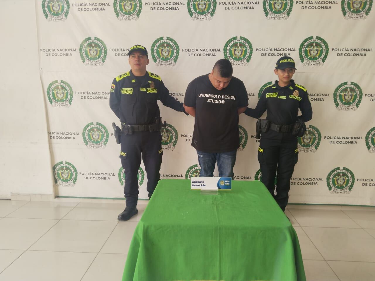 Capturado uno de los señalados de causar la muerte de un hombre en Cuadra Play. Foto: Policía Mebuc. 