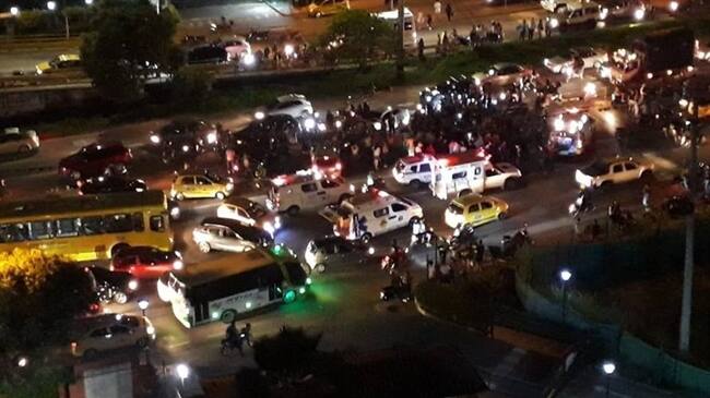 El accidente se registró sobre las 10 de la noche en la autopista que conduce de Bucaramanga Piedecuesta. Foto: Prensa Alcaldía Floridablanca
