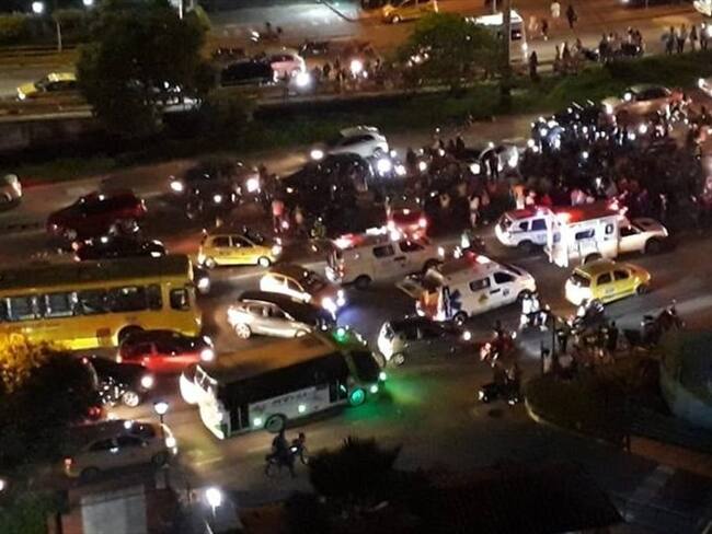 El accidente se registró sobre las 10 de la noche en la autopista que conduce de Bucaramanga  Piedecuesta. Foto: Prensa Alcaldía Floridablanca