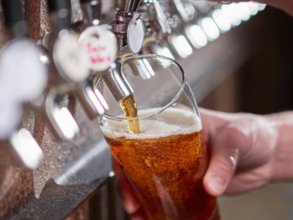 No sé qué pretende Bavaria, parece un cartel de la ‘pola’: tendero de Puente Aranda