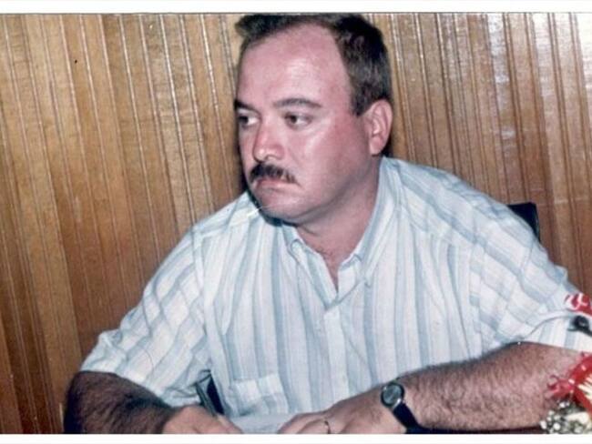 El comunicador Nelson Carvajal fue asesinado al salir de la escuela Los Pinos, de la que era director y docente. Foto: FLIP