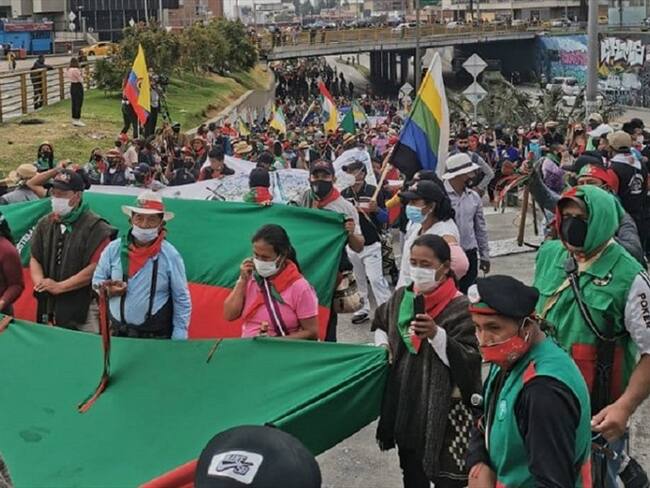 La minga indígena en su camino a la Plaza de Bolívar. Foto: La W.