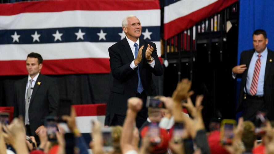 Mike Pence se reunió con el presidente turco, Recep Tayyip Erdogan, para presionar por un alto el fuego, era el objetivo principal de su visita a turquia junto a mike pompeo. Foto: Getty Images