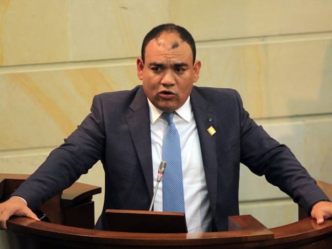 Senador Antonio Correa no reconoce haber comprado presuntos baldíos