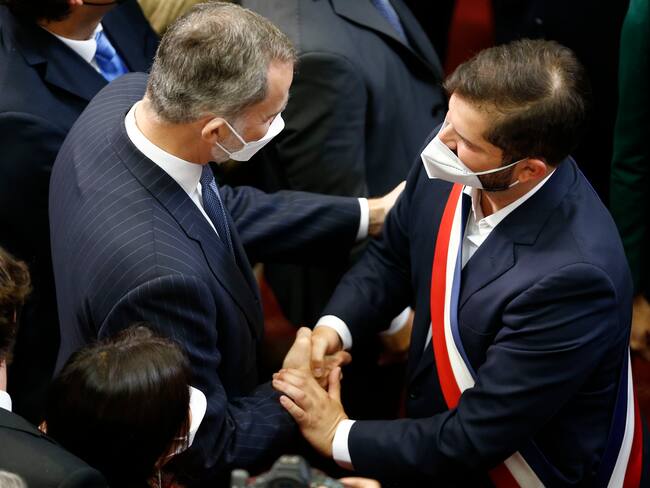 Boric atribuye al rey de España un retraso en la ceremonia de investidura