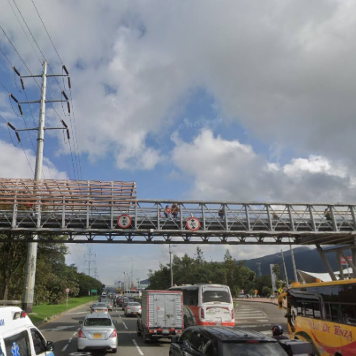 Caso DMG: piden cierre del puente peatonal de calle 192 en Bogotá por pleito con IDU