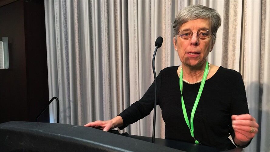 La doctora Kathy Wedig, una neonatóloga del Hospital Infantil de Cincinnati, habla sobre el impacto sobre los niños de la adicciión a analgésicos y heroína en el país. Foto: Associated Press - AP - Andrew Welsh-Huggins