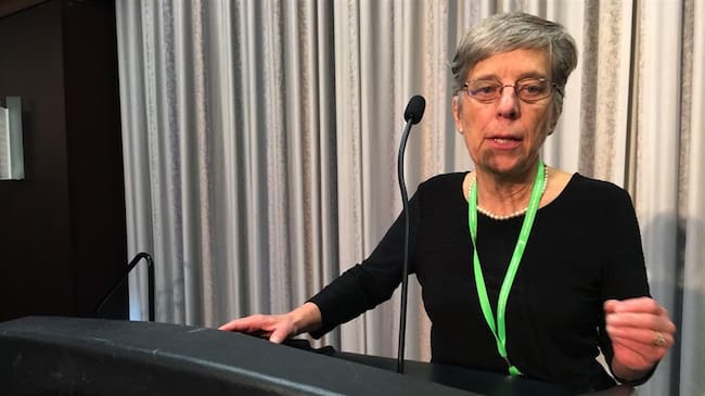 La doctora Kathy Wedig, una neonatóloga del Hospital Infantil de Cincinnati, habla sobre el impacto sobre los niños de la adicciión a analgésicos y heroína en el país. Foto: Associated Press - AP - Andrew Welsh-Huggins