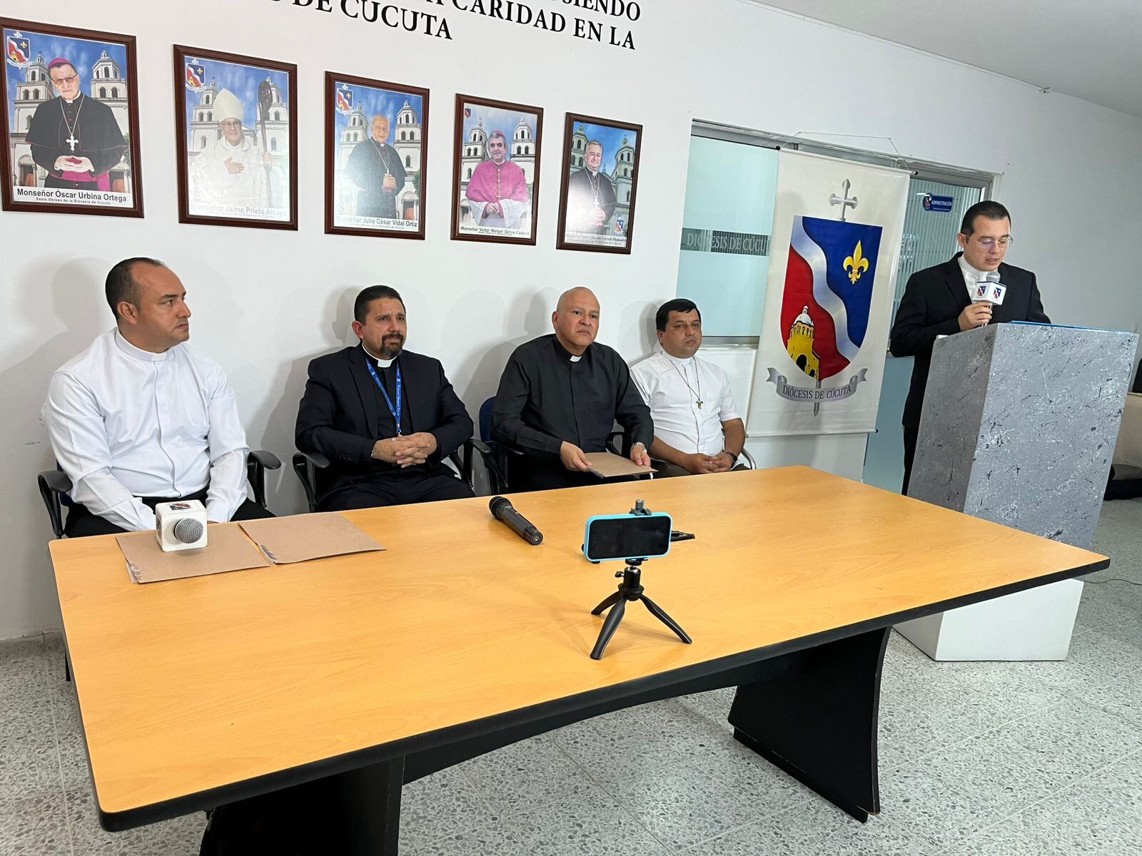 Iglesia católica habilitó espacios para refugiados.