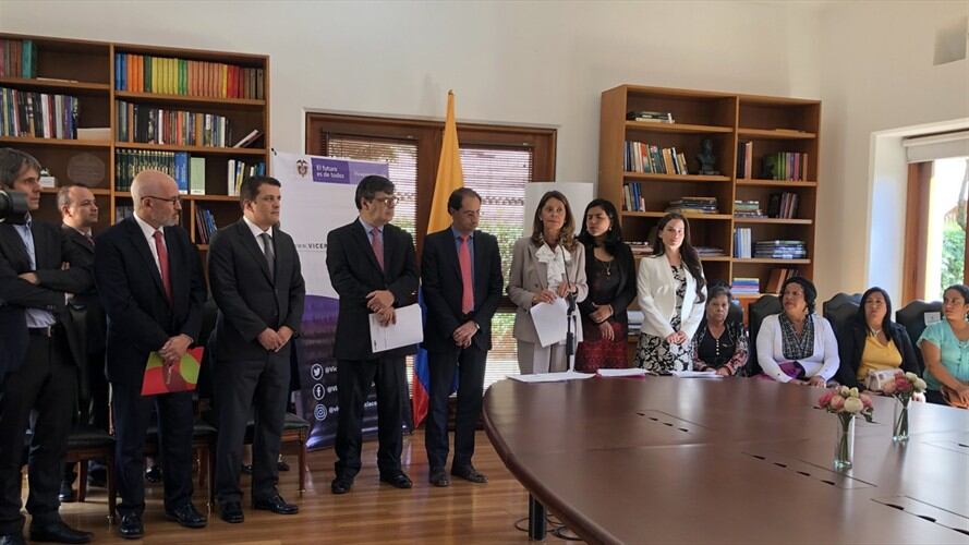 El ministro de Comercio, José Manuel Restrepo, explicó que esta iniciativa ayudará a cerrar las brechas de género y aportar a la formalización. Foto: Cortesía.