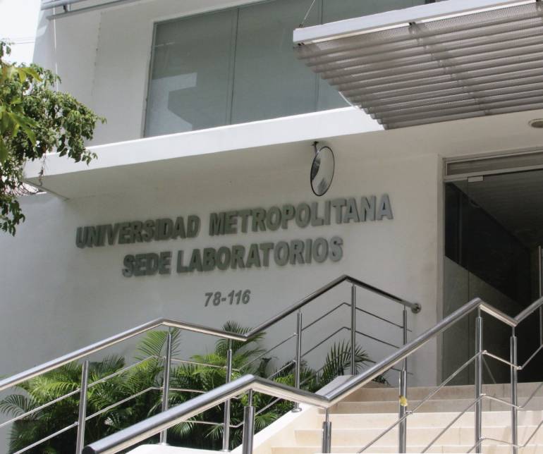 Una de las sedes de la Universidad Metropolitana de Barranquilla, patrimonio de la familia Bendek.