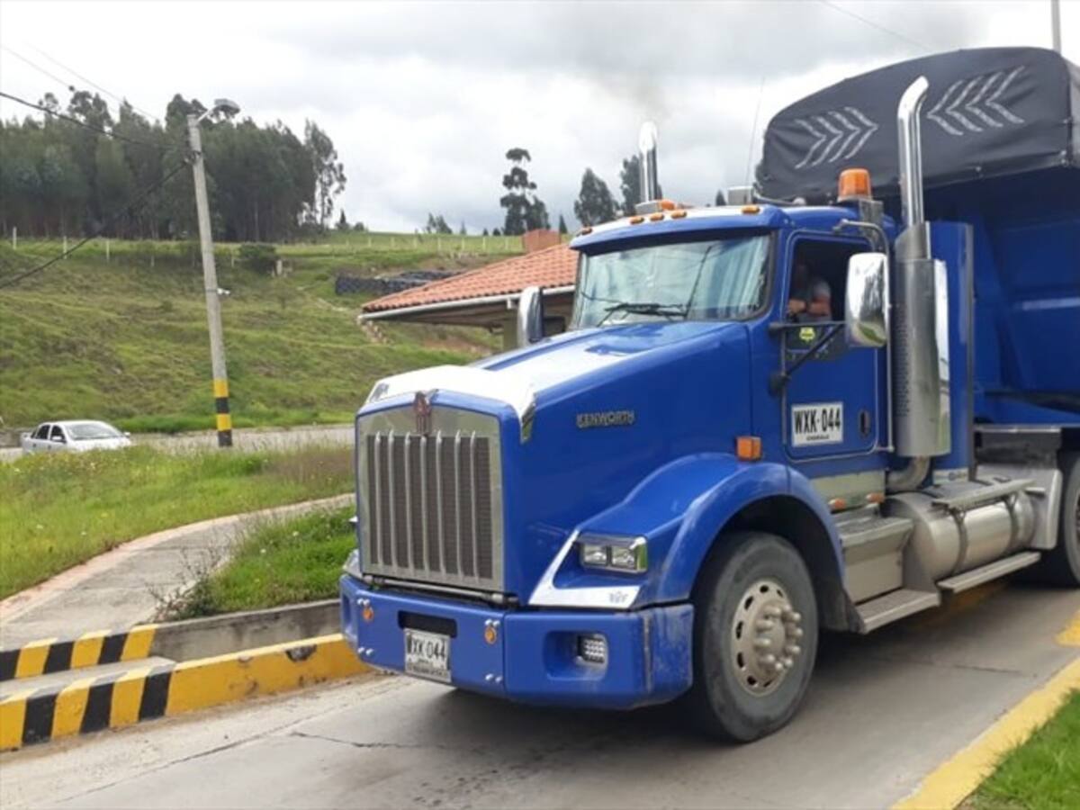 Comenzó a regir restricción para vehículos de carga en ruta alterna al llano por Boyacá