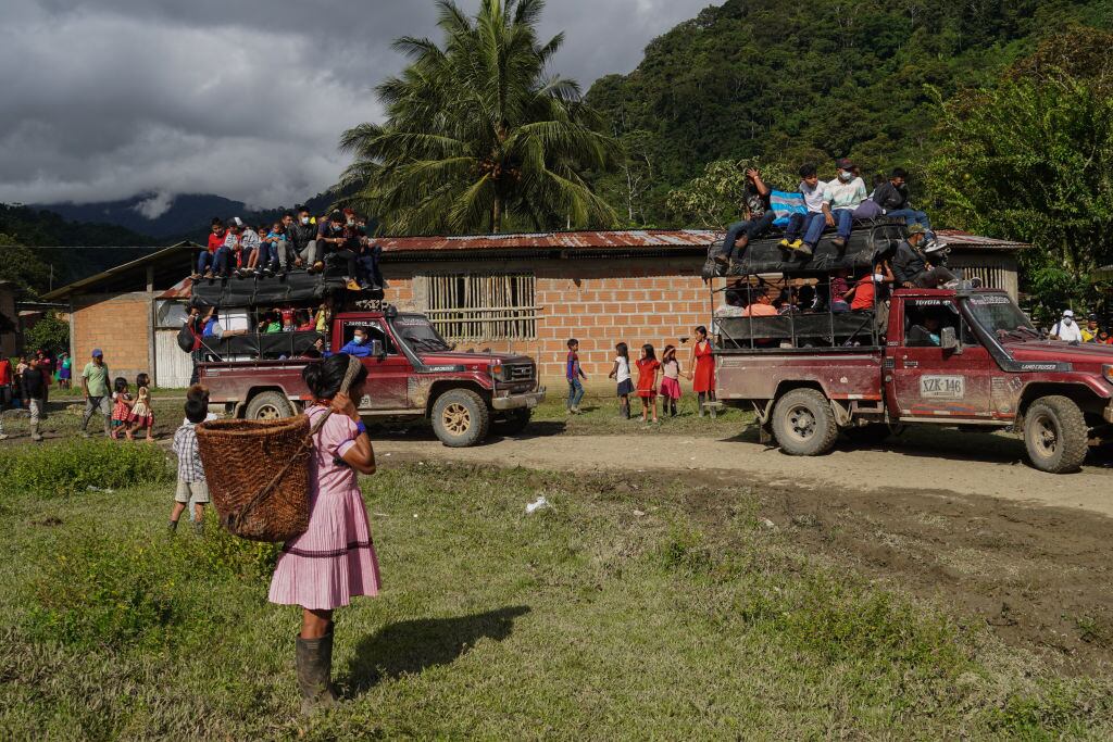 Indígenas embera desplazandose | Foto: Getty Images