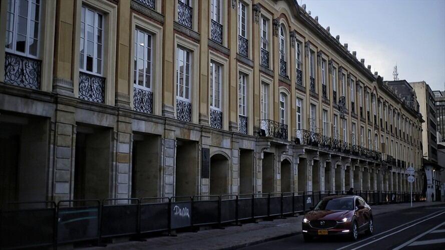 La W conoció otro apartado de la polémica que generó el libro de las primeras damas, esta vez relacionado con la Alcaldía de Bogotá. Foto: Colprensa / ÁLVARO TAVERA