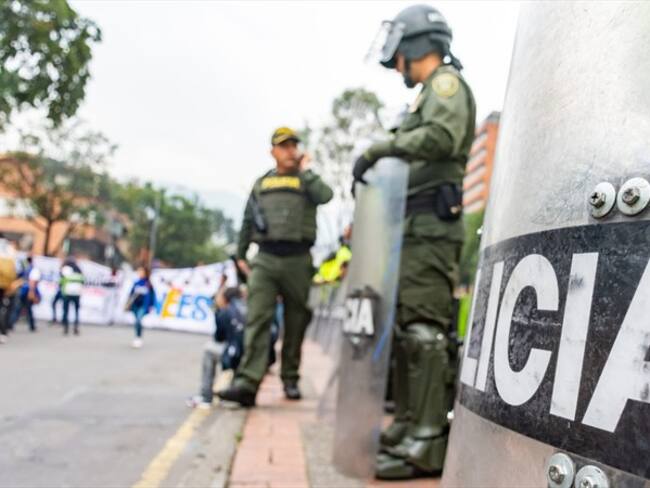 ¿Qué opina sobre la propuesta de civiles organizados para acompañar a la Fuerza Pública durante las manifestaciones? . Foto: Getty Images