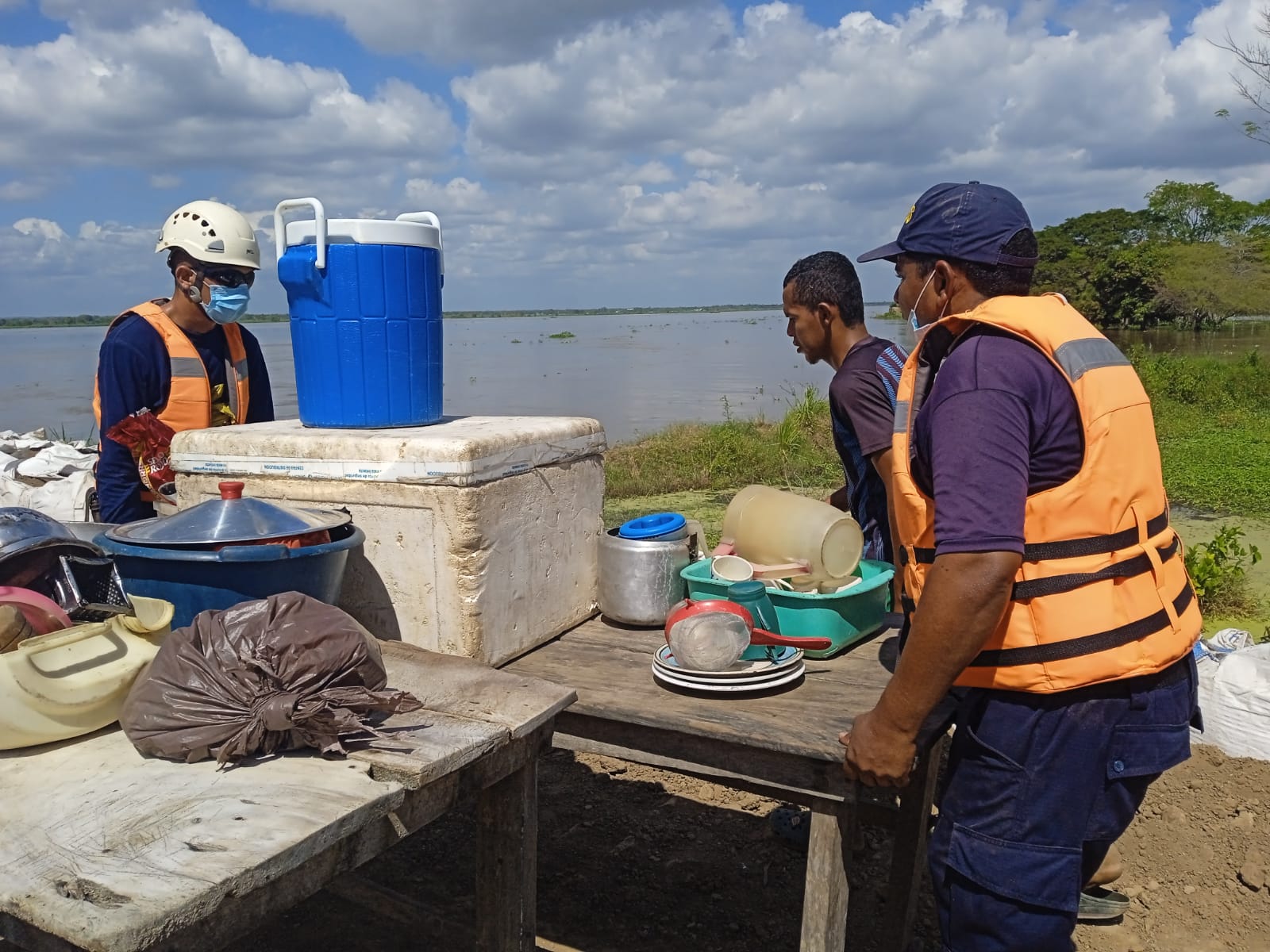 Comerciantes de Salamina resultaron afectados por traslado del ferry. Foto: Personería de Salamina