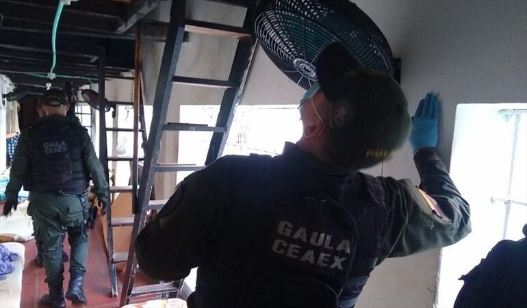 Autoridades allanaron 19 establecimientos carcelarios con el fin de reducir el delito de la extorsión carcelaria en el país. Foto: Colprensa