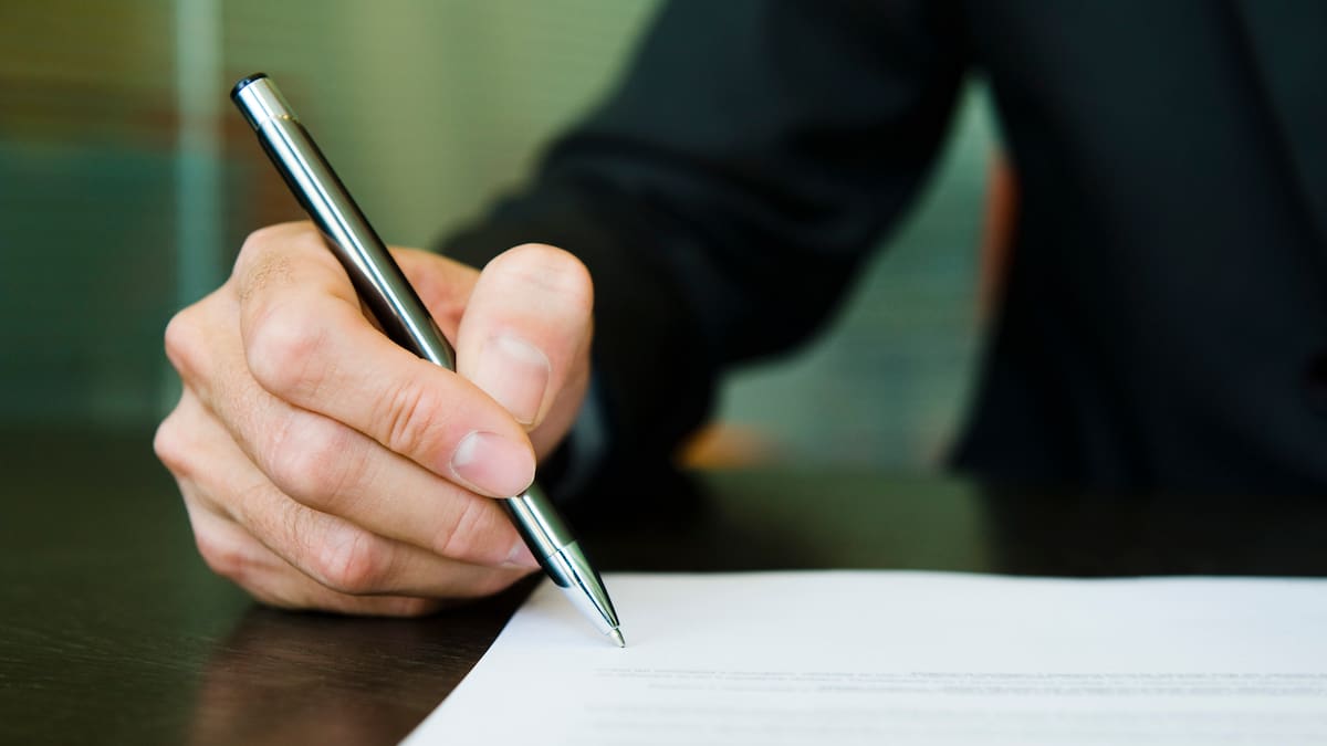 SuperIndustria investiga a Electrohuila por presuntamente amañar millonarios contratos