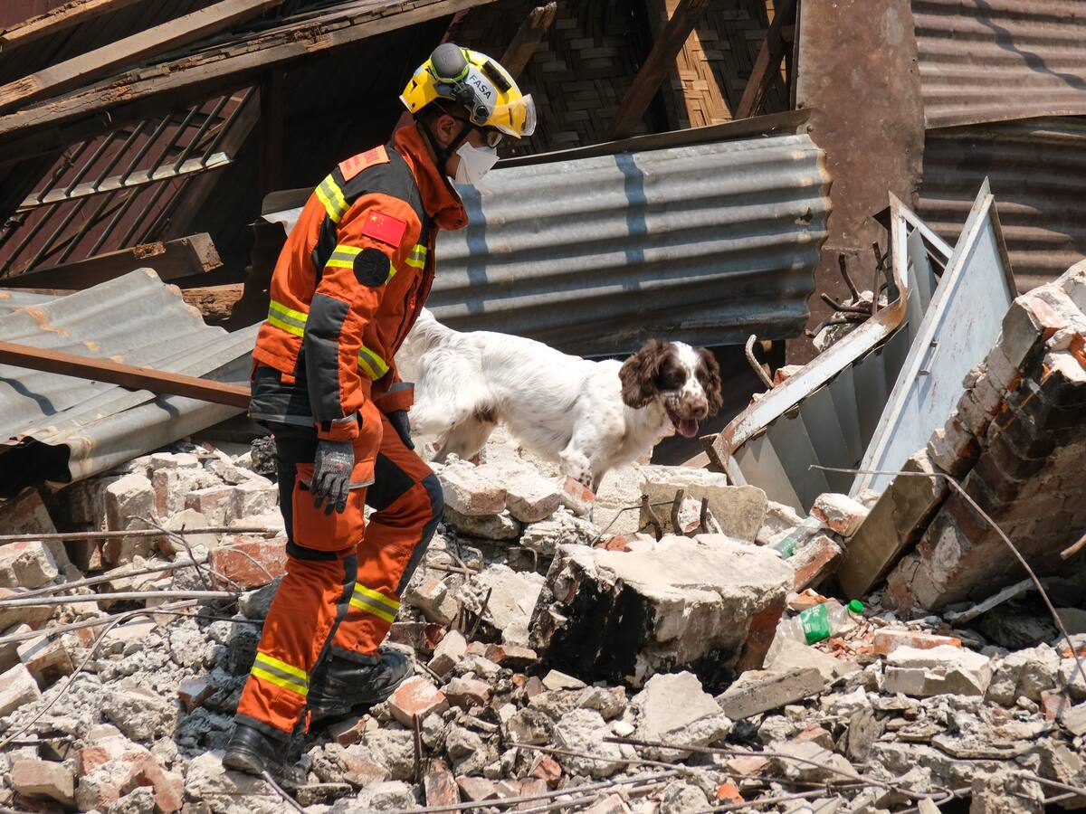 20 niños murieron tras bombardeo del régimen militar de Birmania en escuela, según testigos