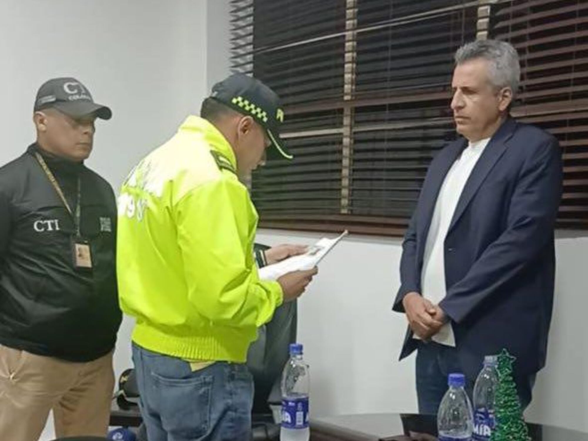 Exministro Luis Fernando Velasco se entregó a las autoridades en el INPEC de Cali por caso UNGRD. Foto: suministrada.