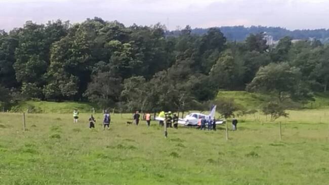 Una avioneta de instrucción cayó a la altura de la carrera Séptima con calle 222 en Bogotá