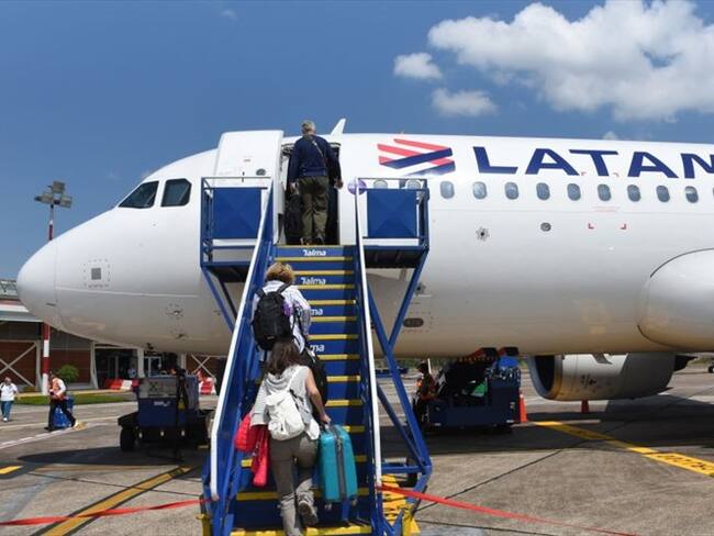 La medida se toma debido al daño a las finanzas de una de las aerolíneas más grandes de Latinoamérica.. Foto: Getty Images