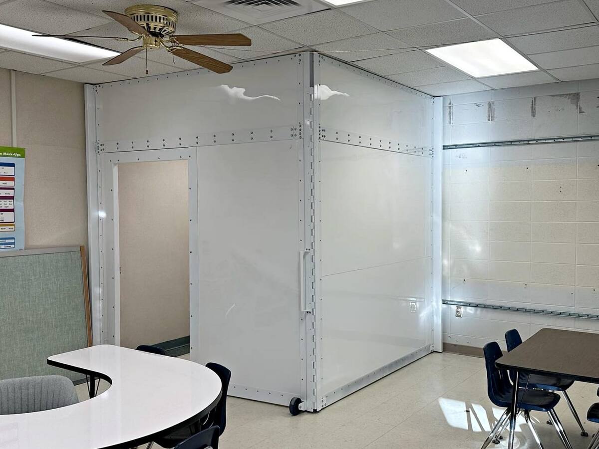 Escuela en Alabama, EE.UU., estrenó salas a prueba de balas, ¿cómo funcionan?