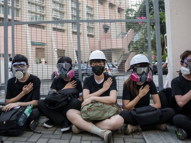 Con movilizaciones estudiantes hongkoneses rechazan la represión policial. Foto: Getty Images