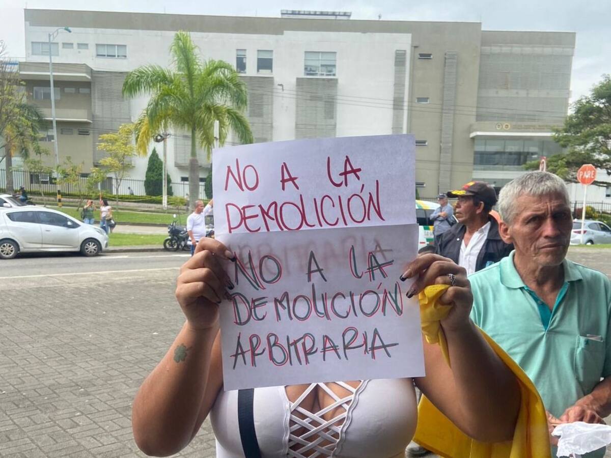 Habitantes de un corregimiento de Pereira protestan para no ser desalojados