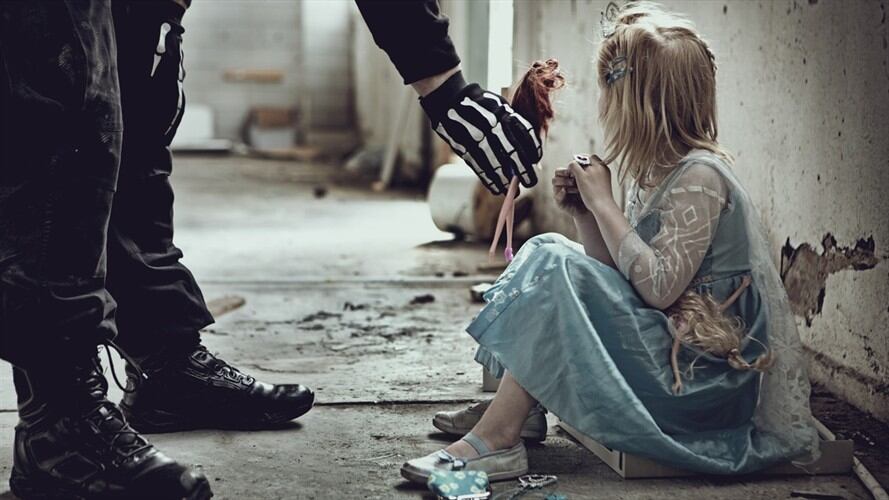 Valiente niña de 11 años peleó y logró impedir que hombre la secuestra. Foto: Getty Images