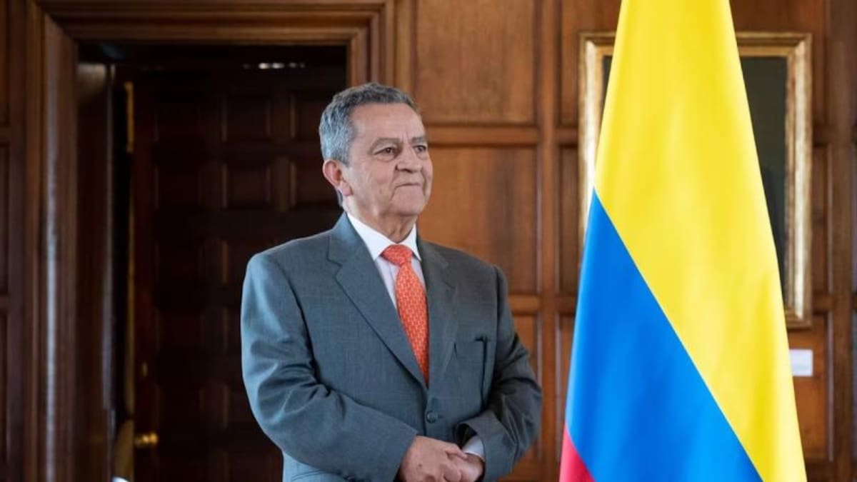 “Cancillería formó un enredo jurídico”: José Antonio Salazar sobre lío de pasaportes